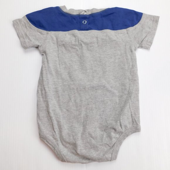 Reebok Toronto Maples Leafs 18 Months onesie - Picture 4 of 4